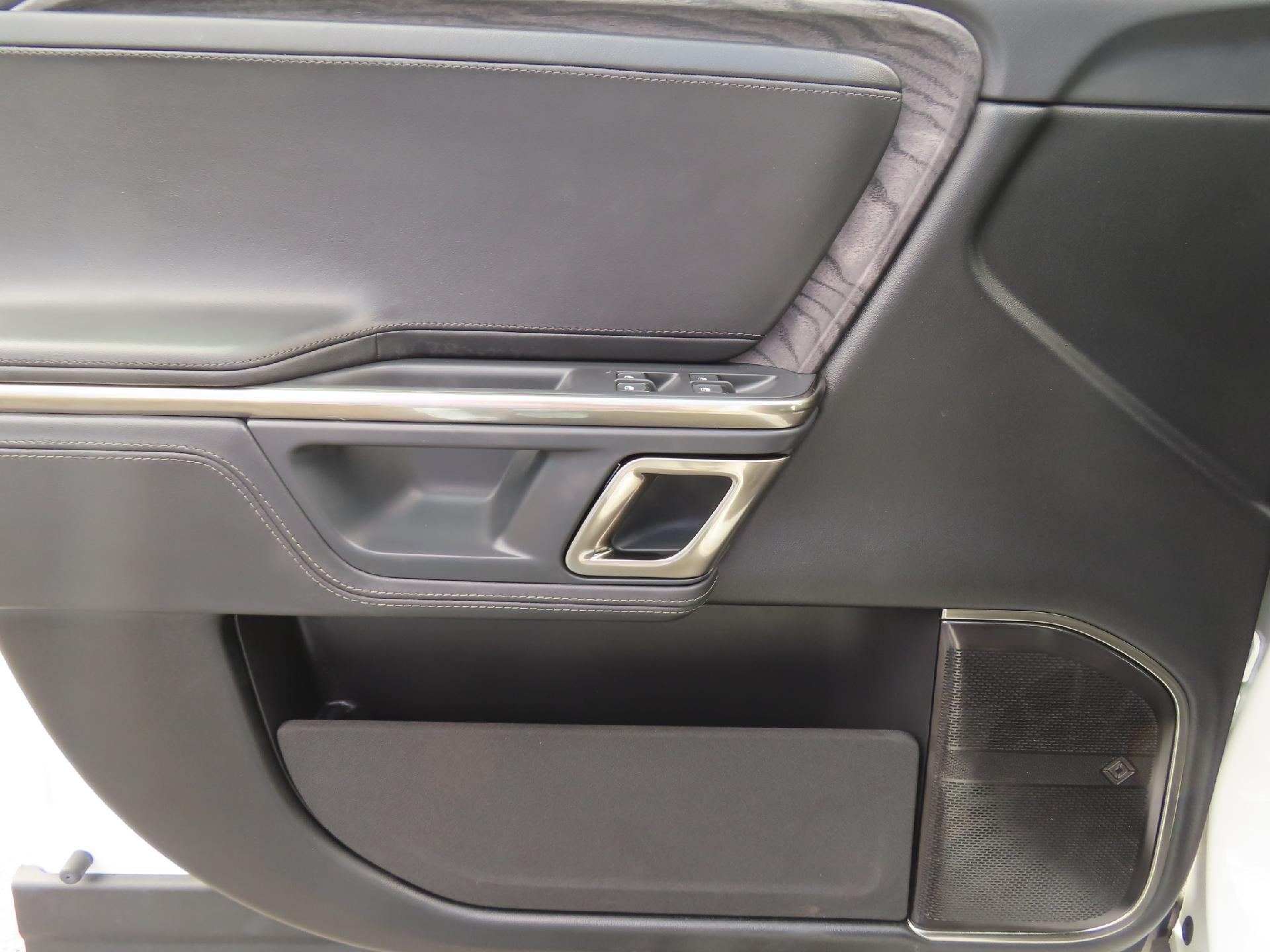 2023 RIVIAN R1S Adventure