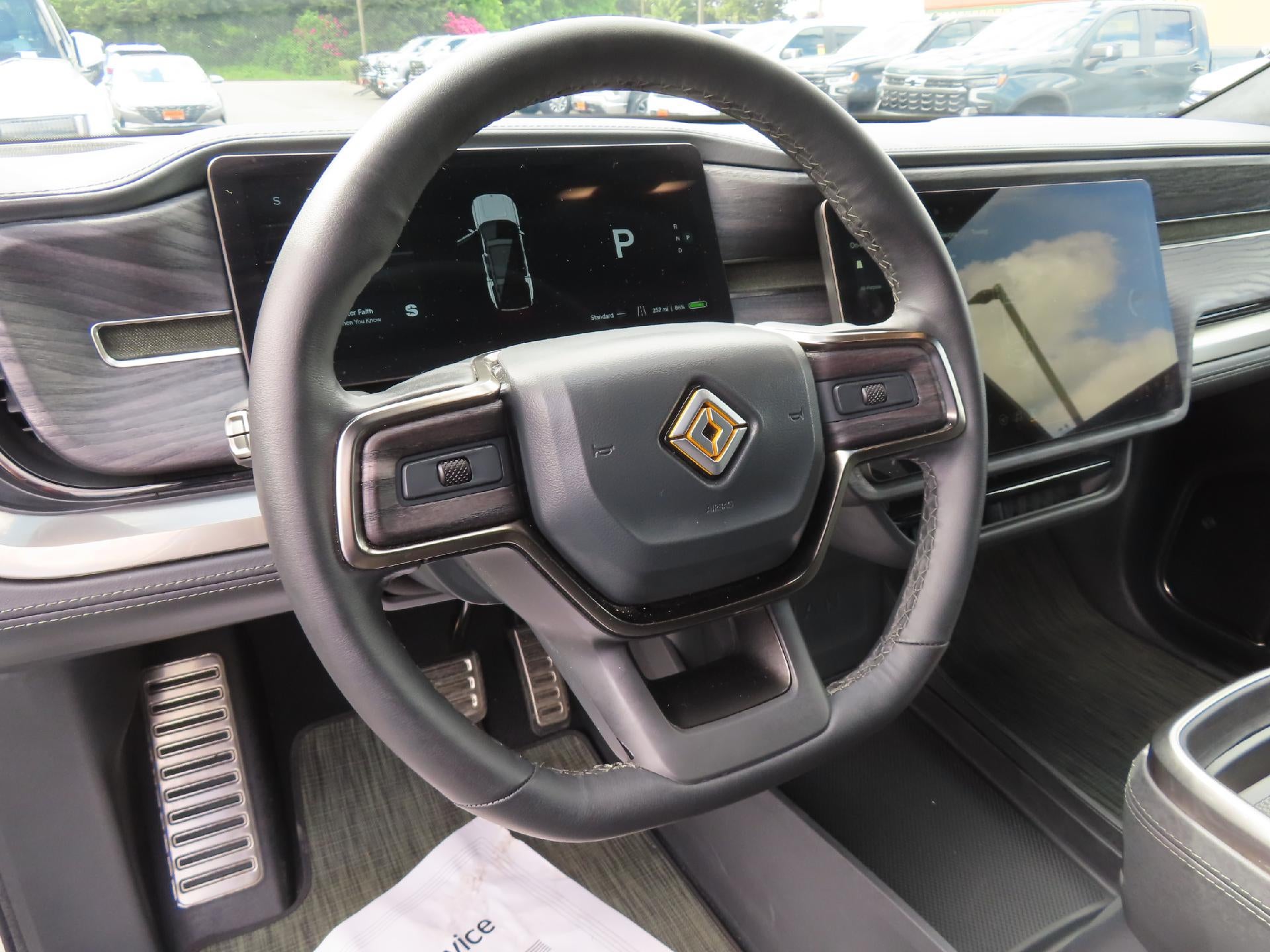 2023 RIVIAN R1S Adventure