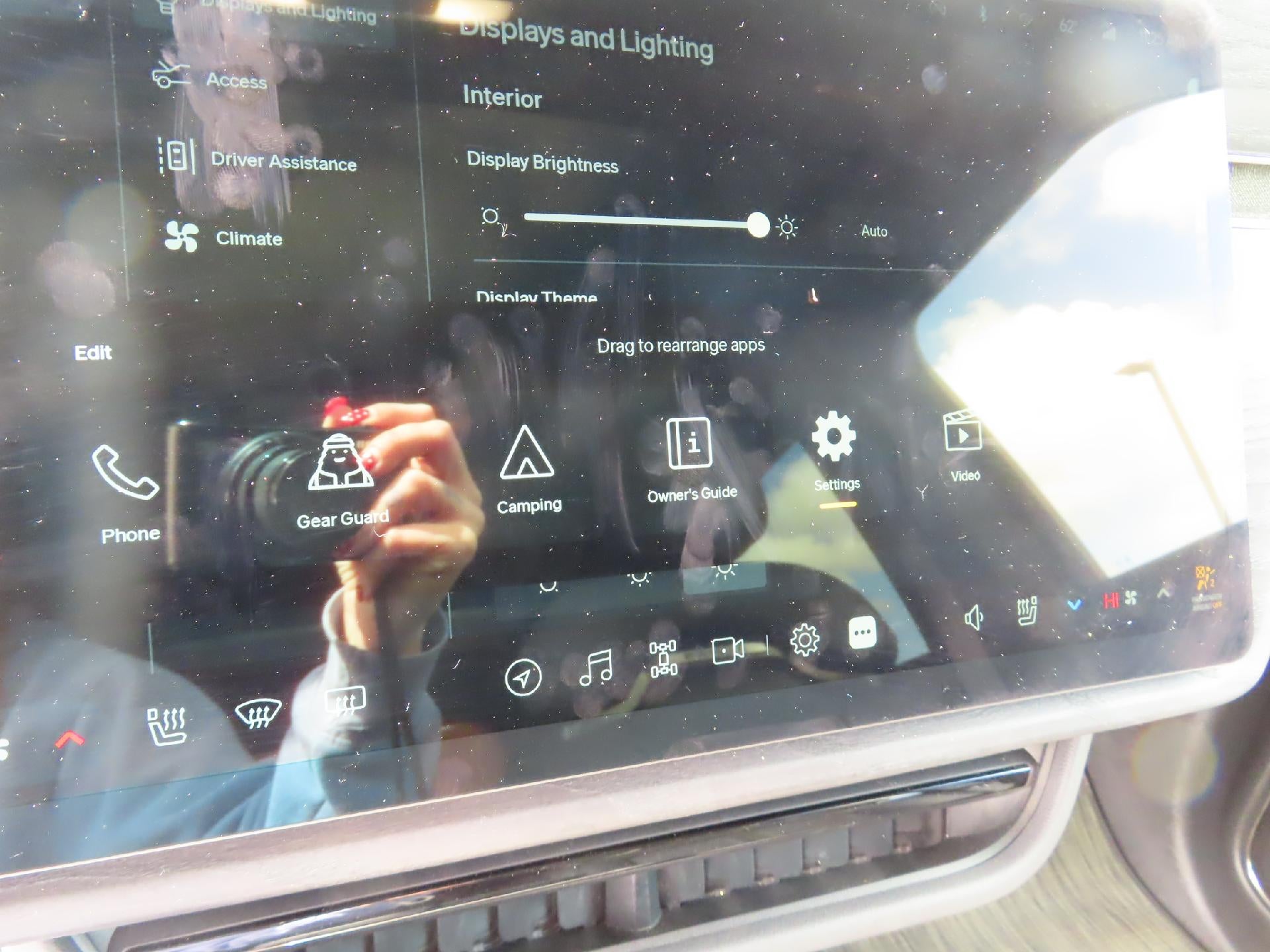2023 RIVIAN R1S Adventure