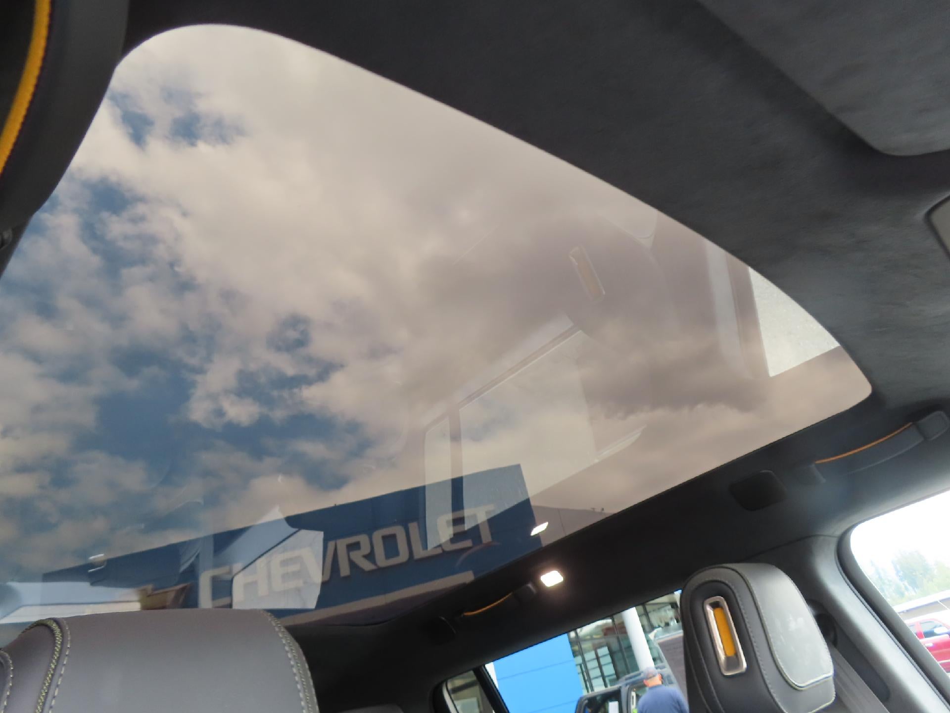 2023 RIVIAN R1S Adventure