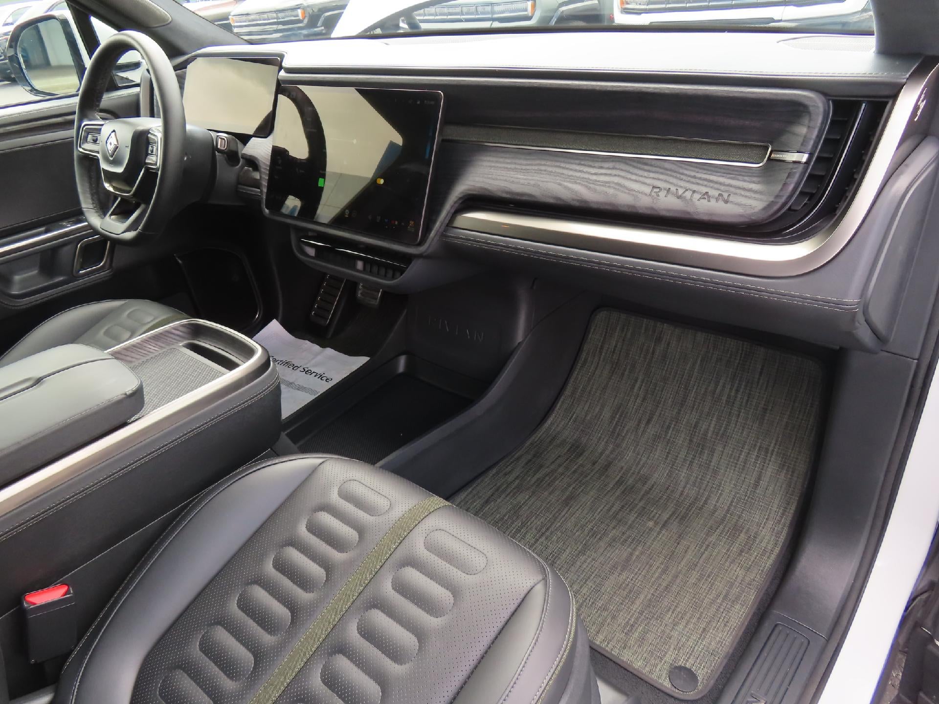 2023 RIVIAN R1S Adventure
