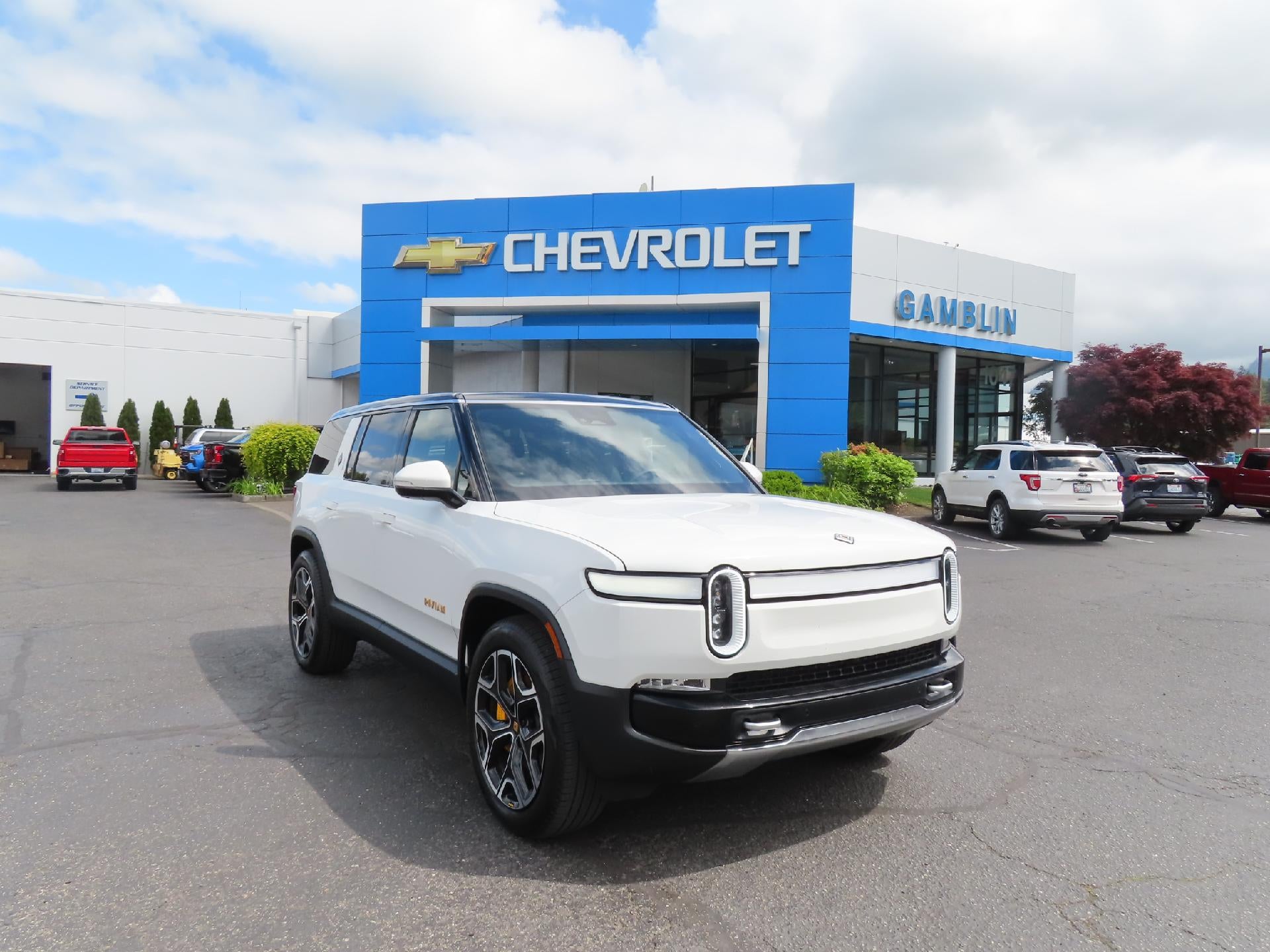 2023 RIVIAN R1S Adventure
