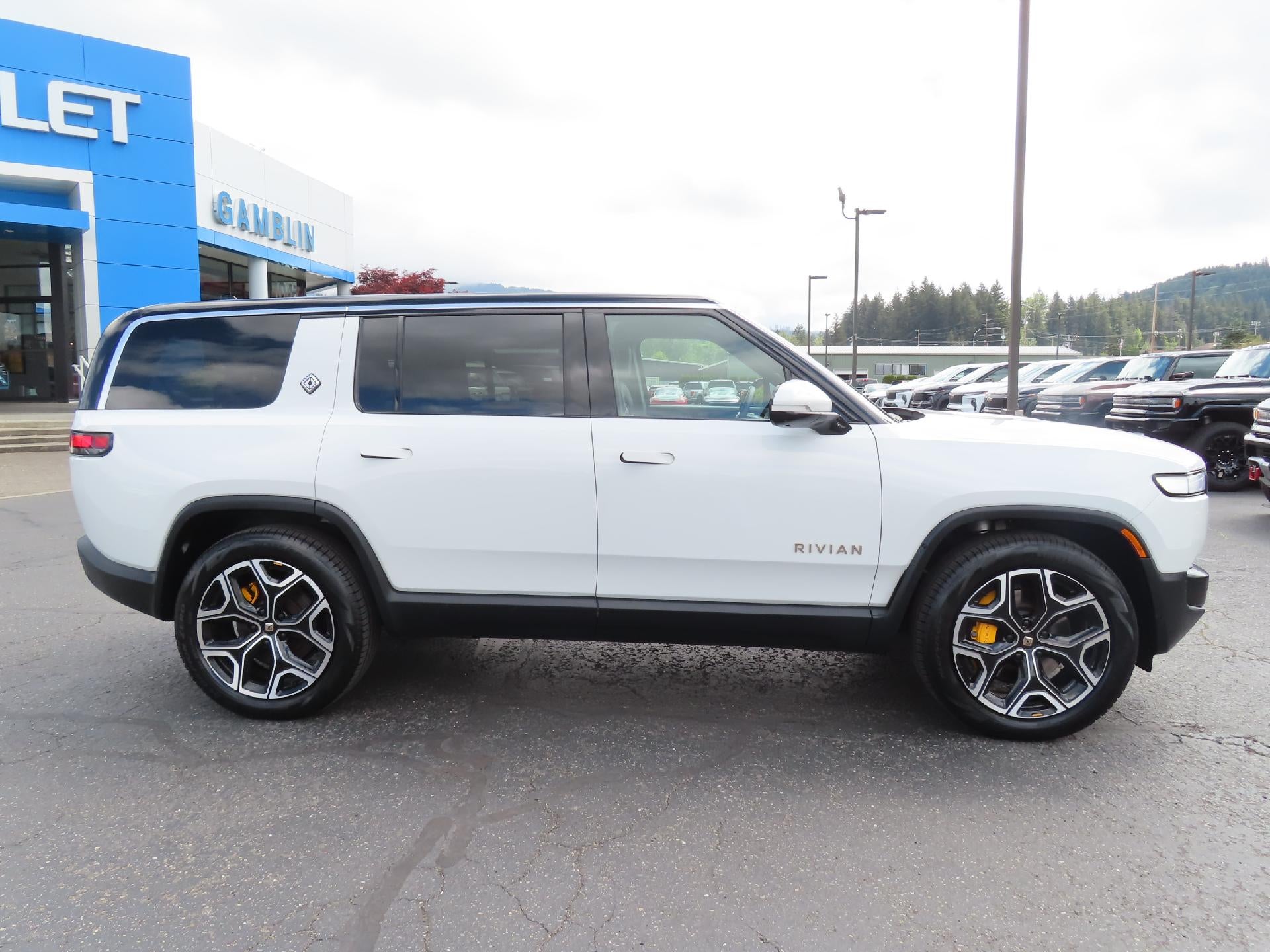 2023 RIVIAN R1S Adventure