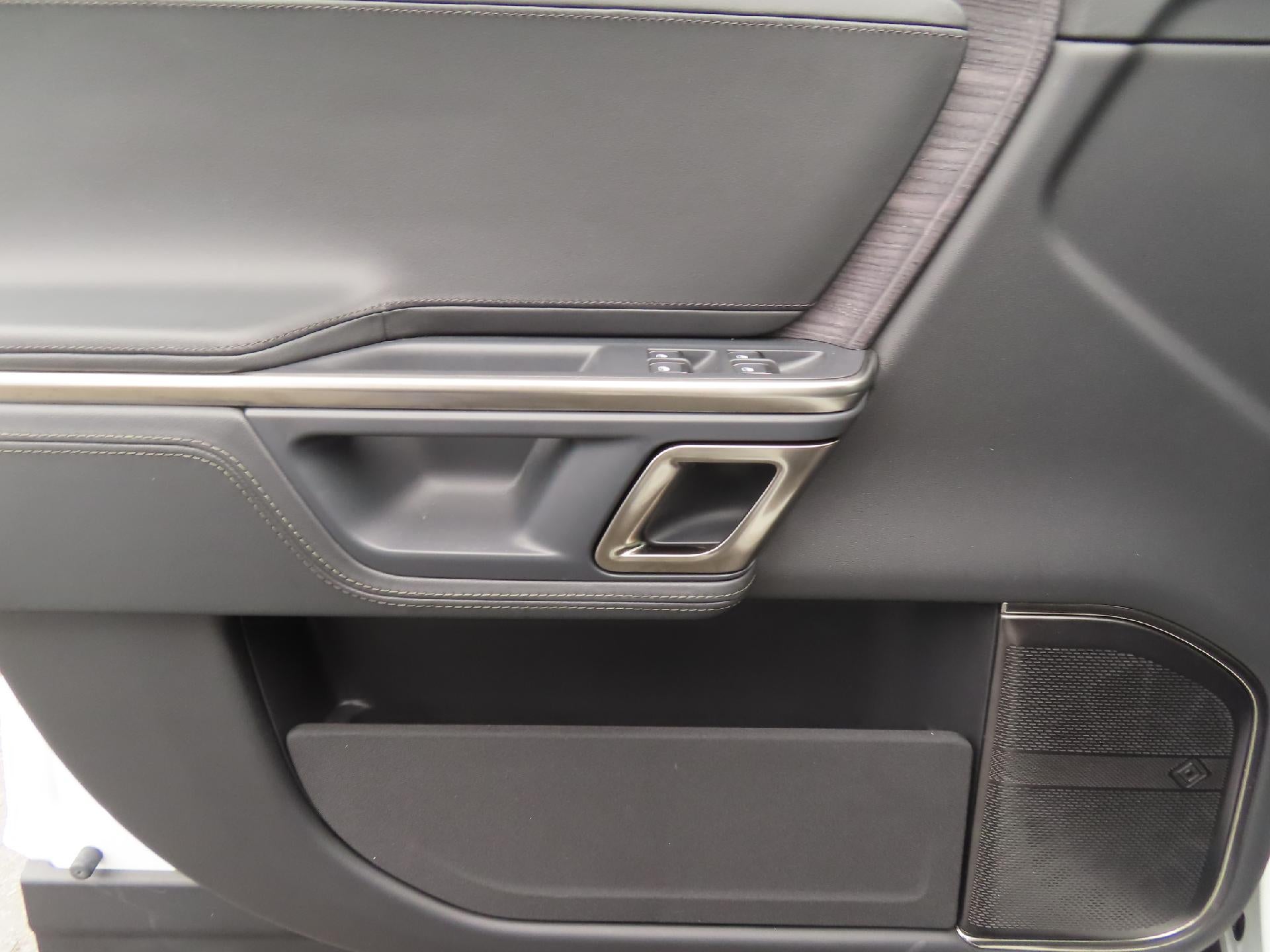 2024 RIVIAN R1S Adventure