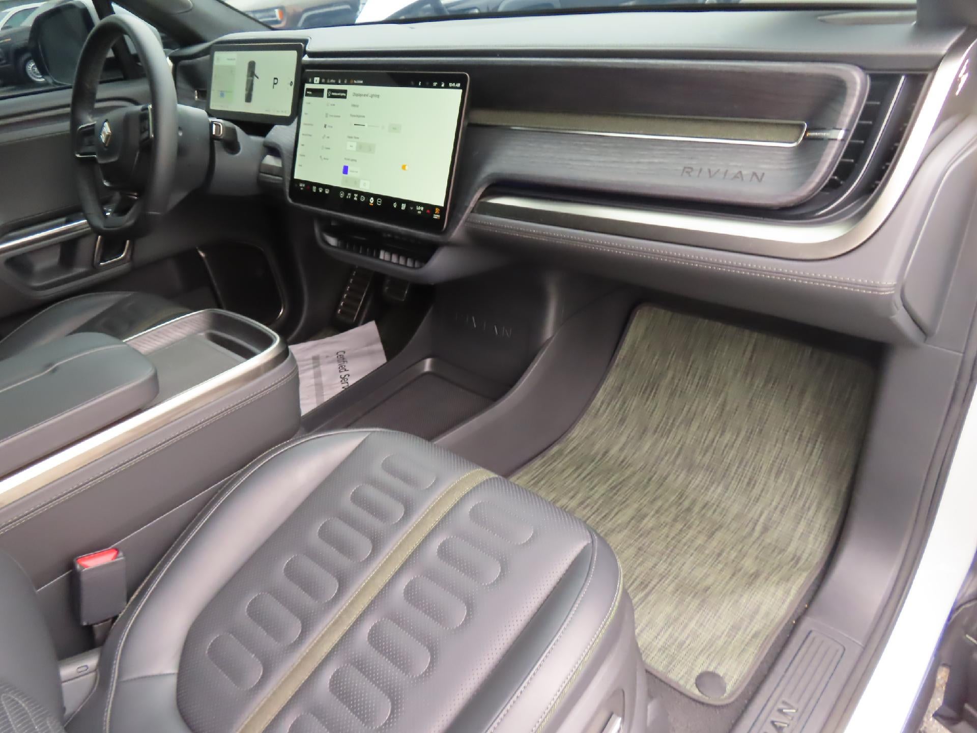 2024 RIVIAN R1S Adventure
