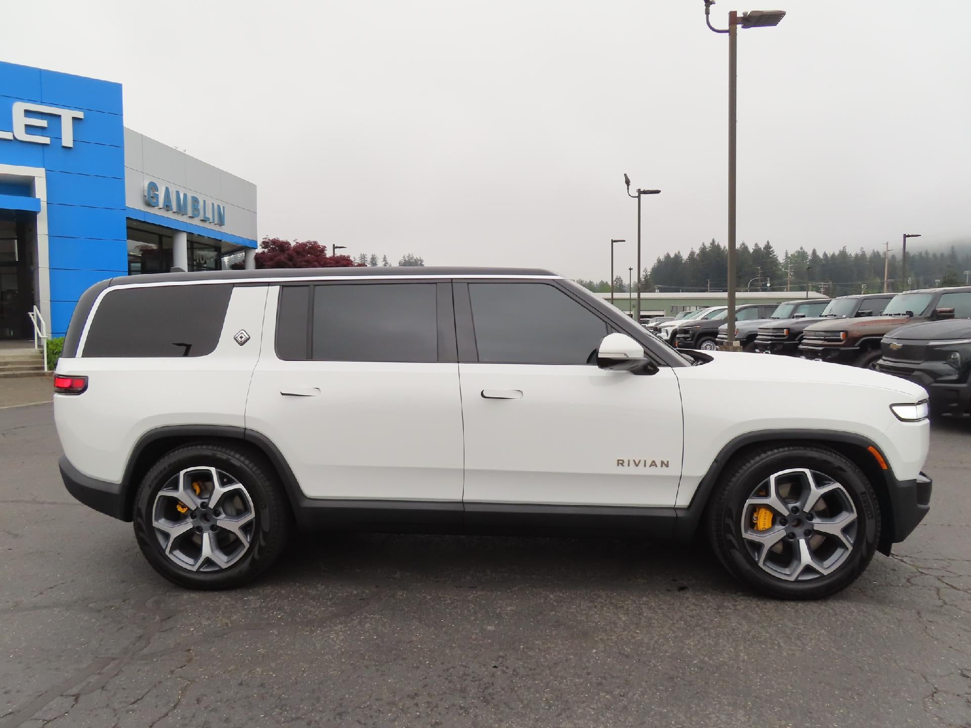 2024 RIVIAN R1S Adventure