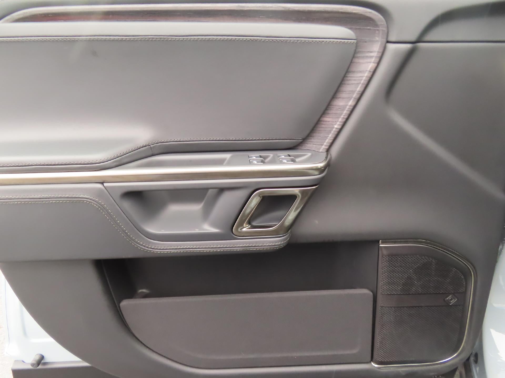 2024 RIVIAN R1S Adventure