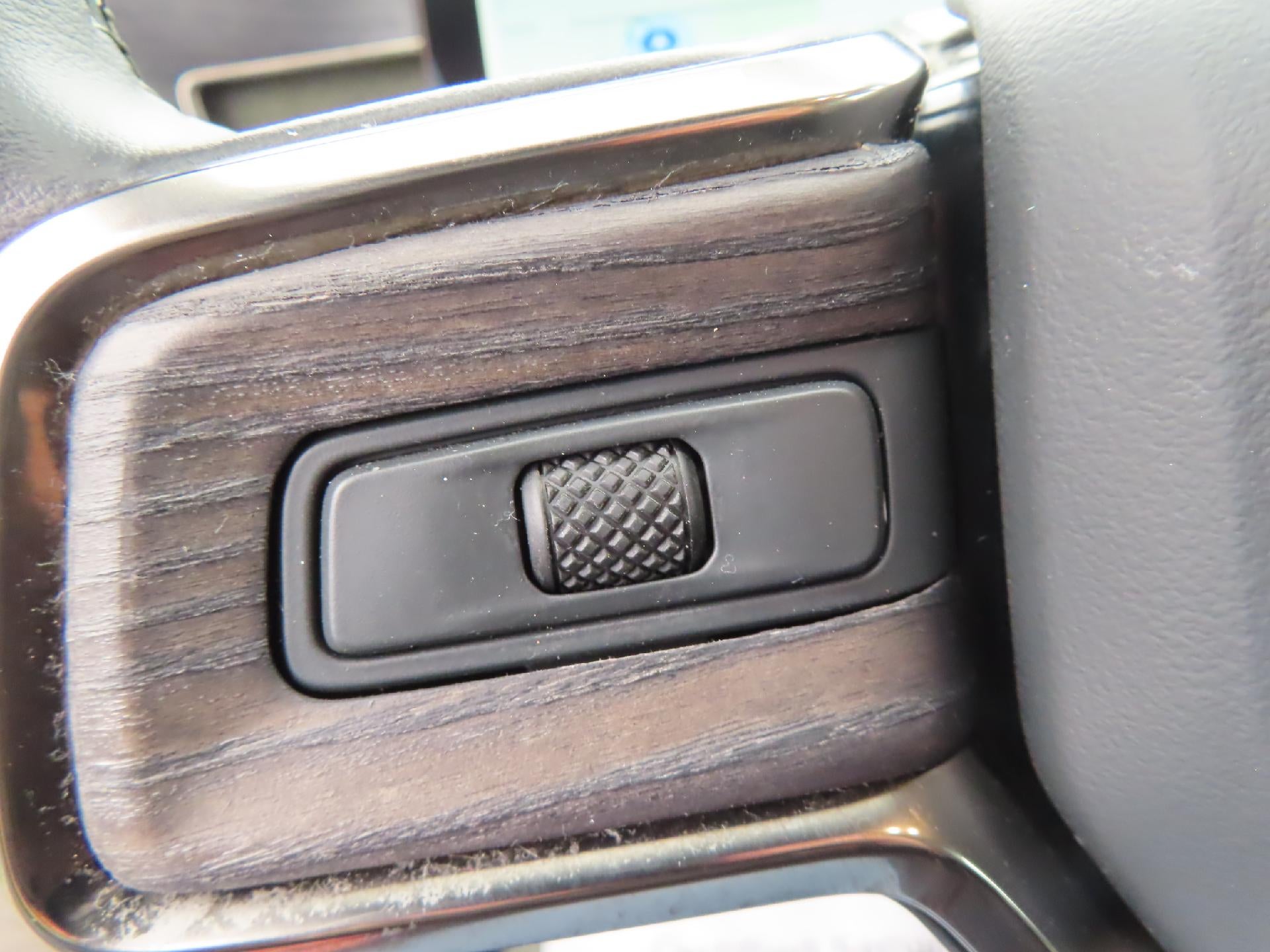 2024 RIVIAN R1S Adventure