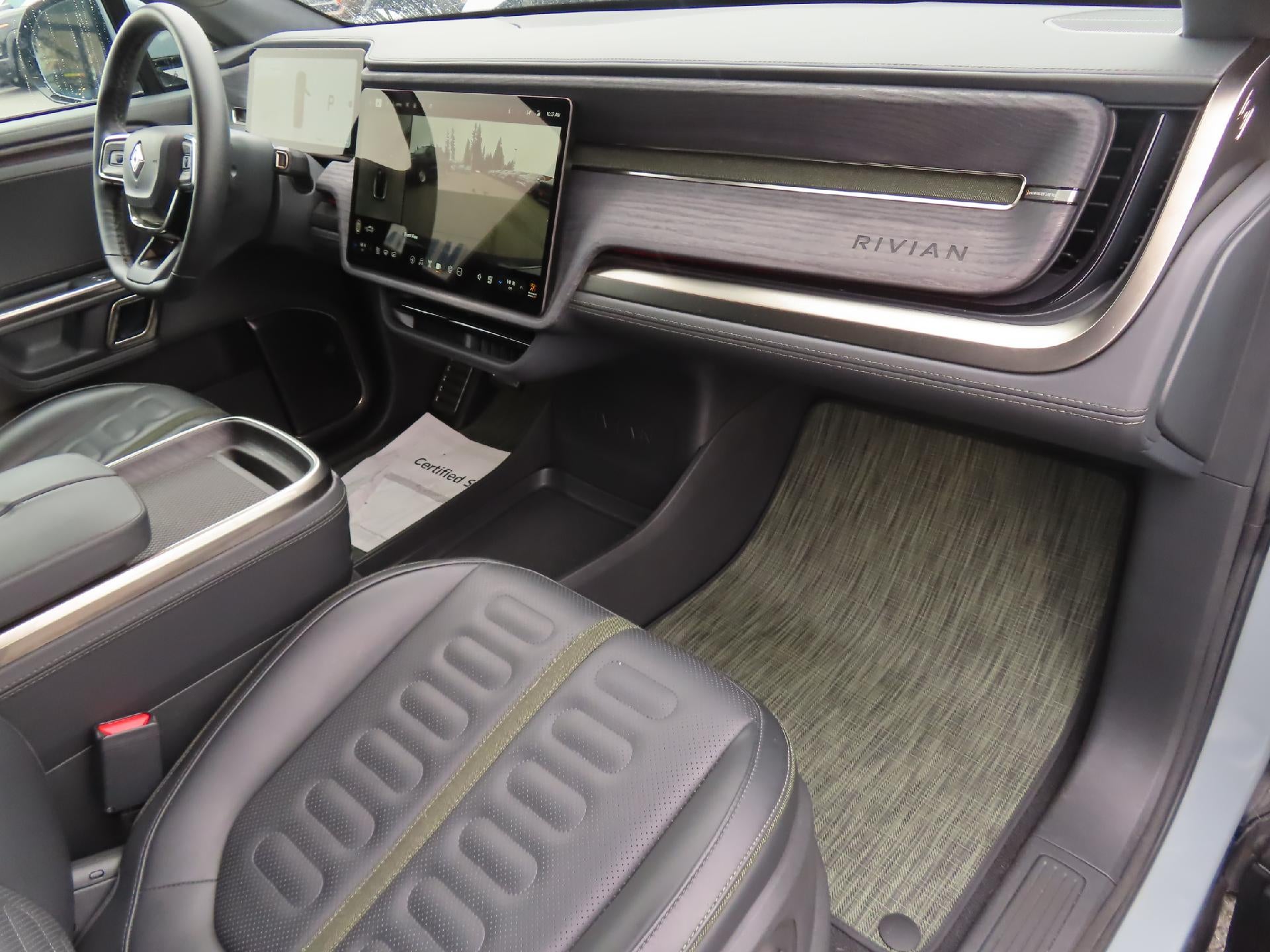 2024 RIVIAN R1S Adventure