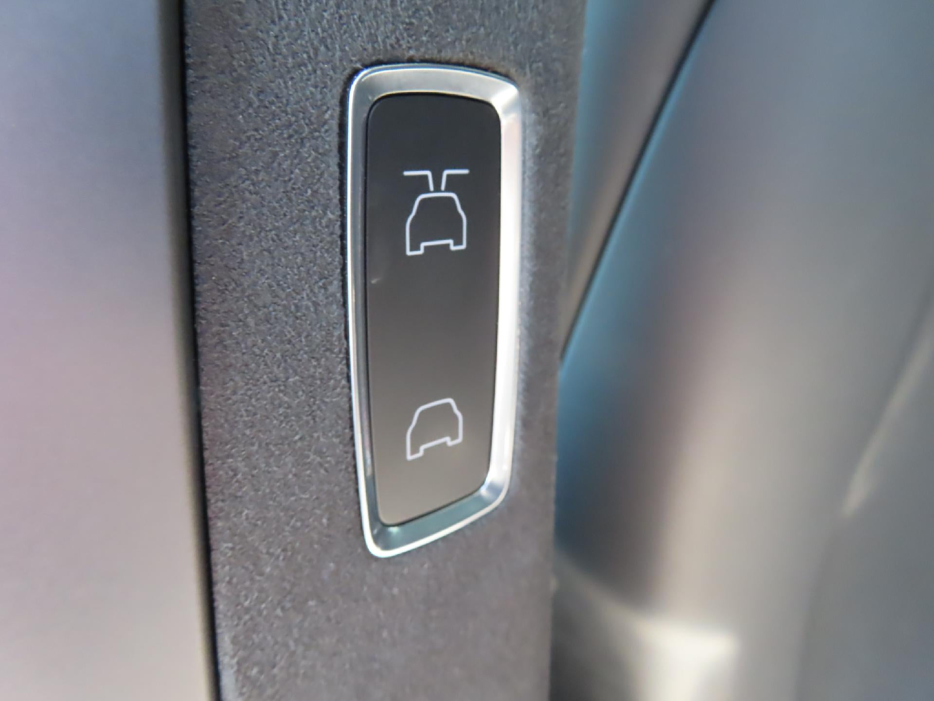 2023 Tesla Model X Standard Range