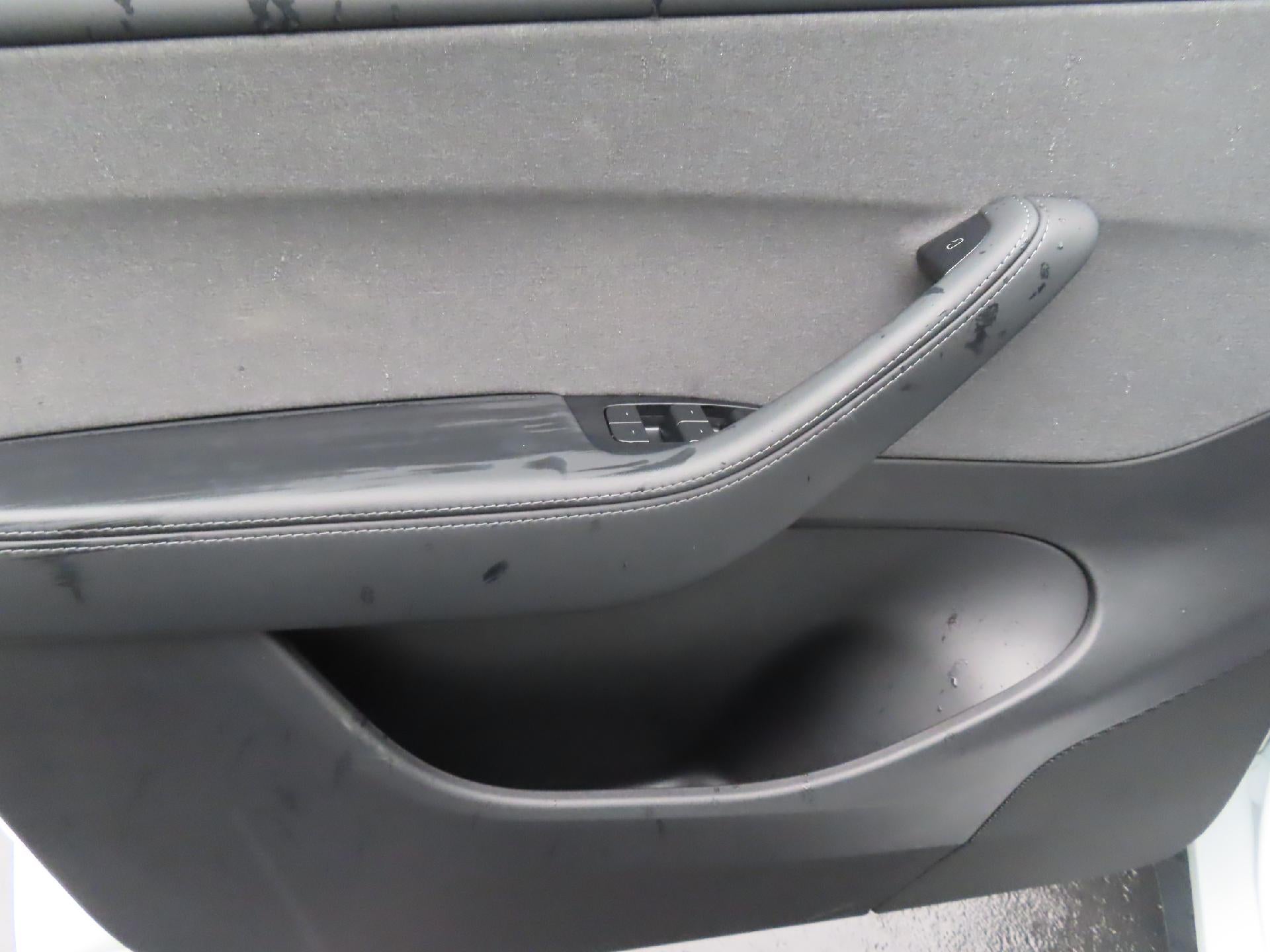 2026 Tesla Model Y Premium - Photo 10
