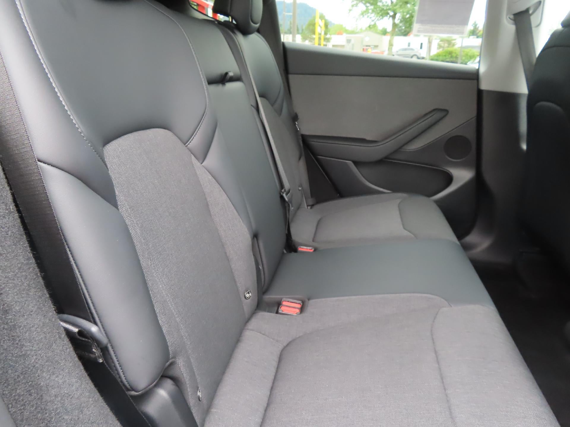 2026 Tesla Model Y Long Range - Photo 28