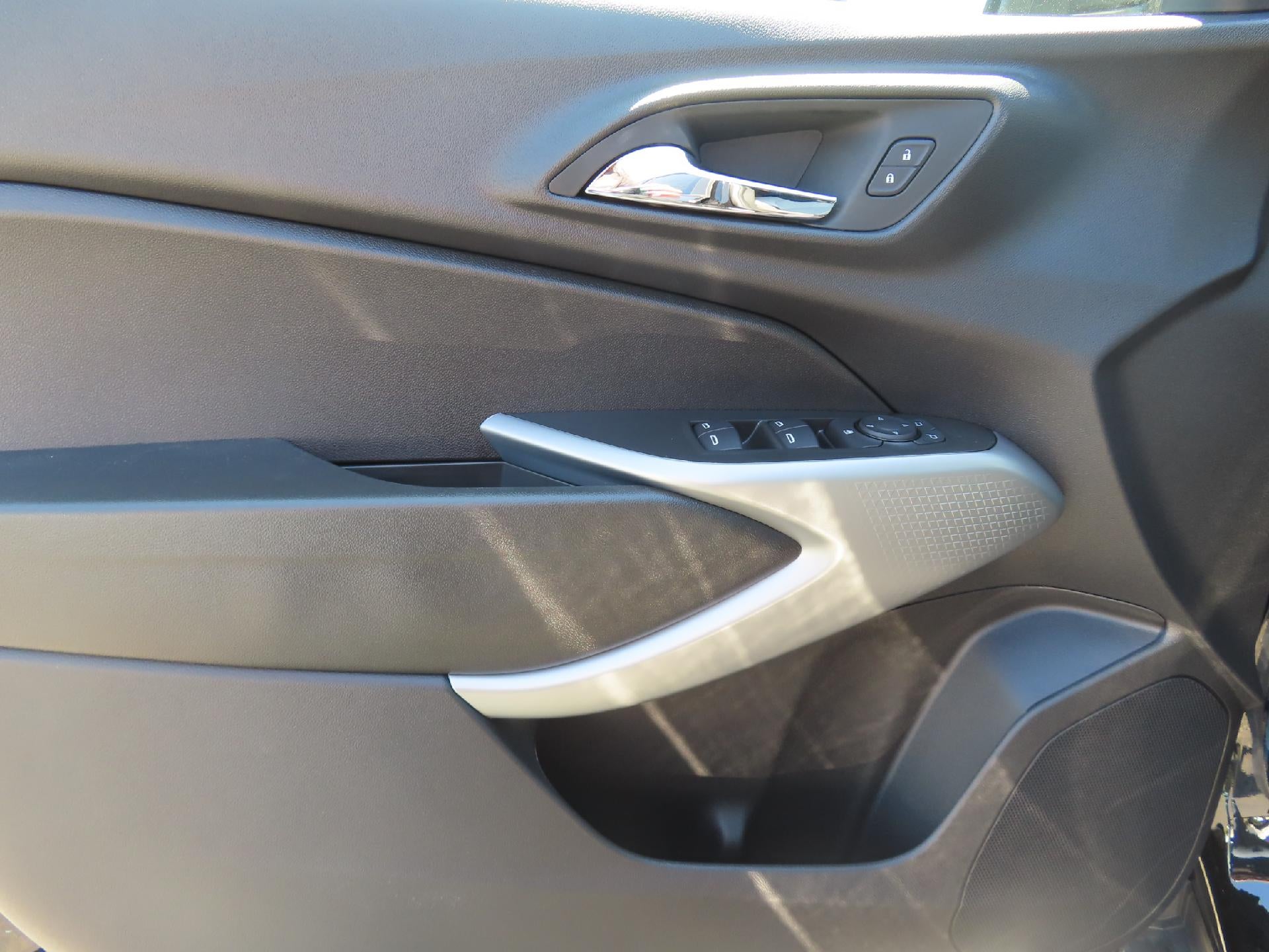 2026 Chevrolet Trax LS FWD