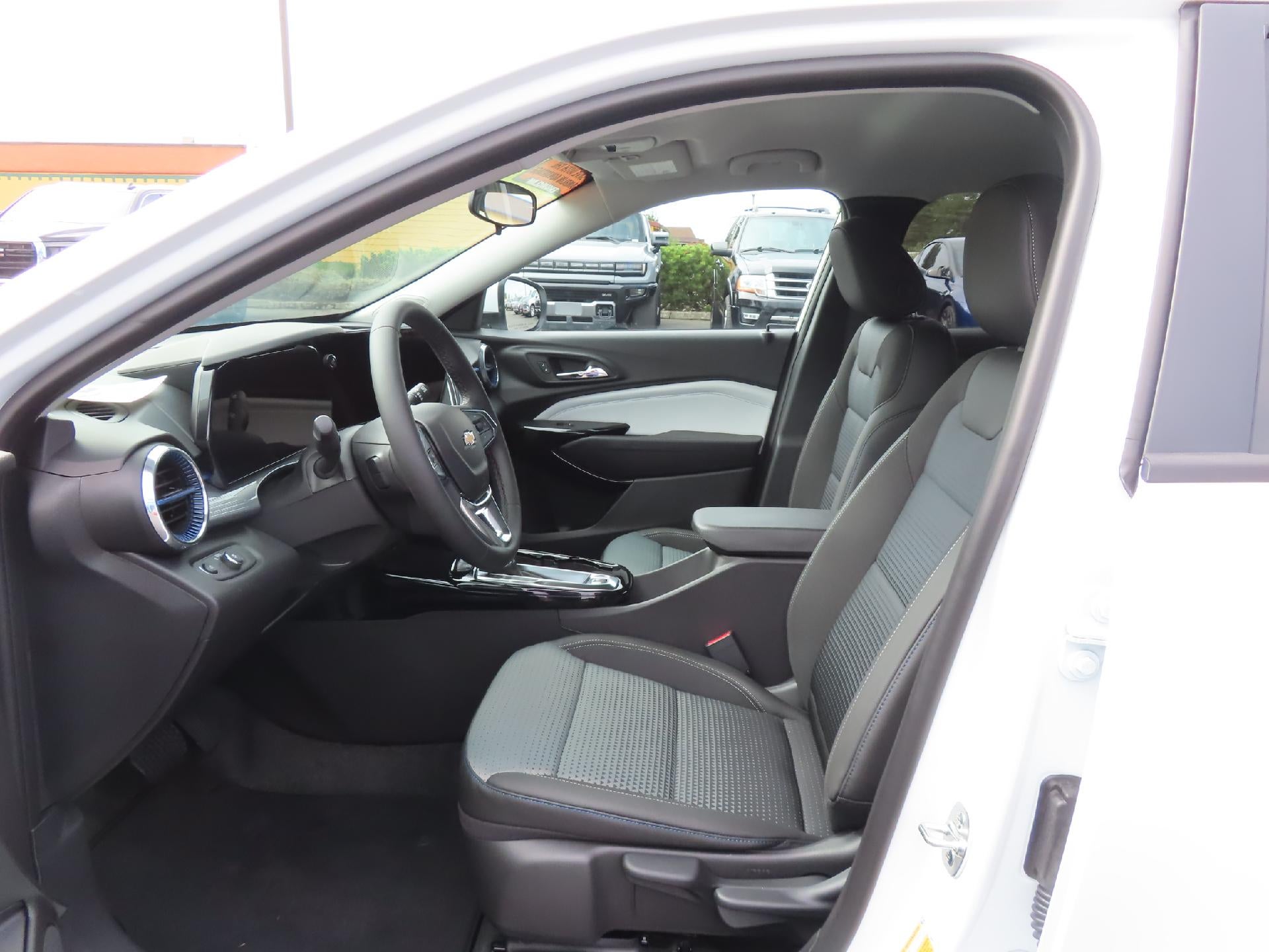 2026 Chevrolet Trax LT FWD