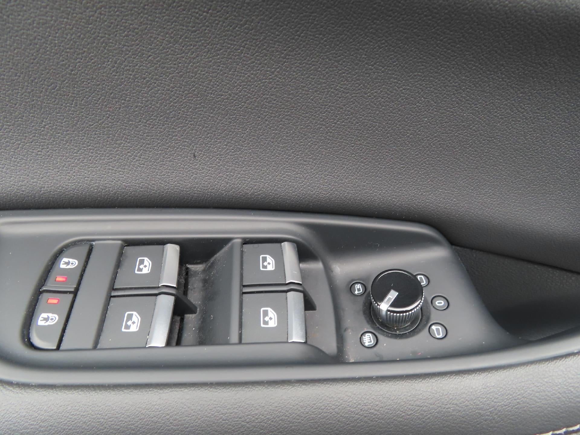 2023 Audi Q8 55 Premium Plus