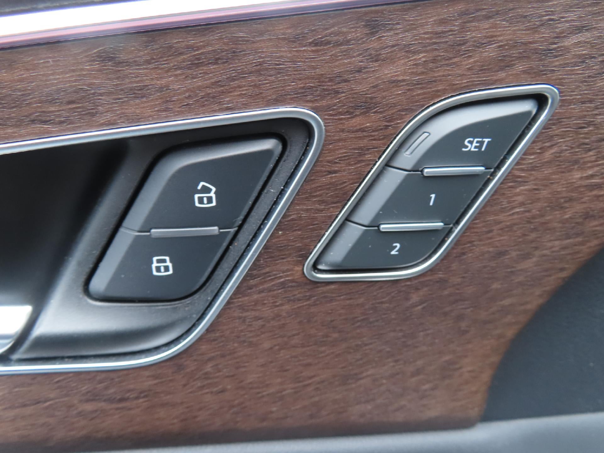 2023 Audi Q8 55 Premium Plus