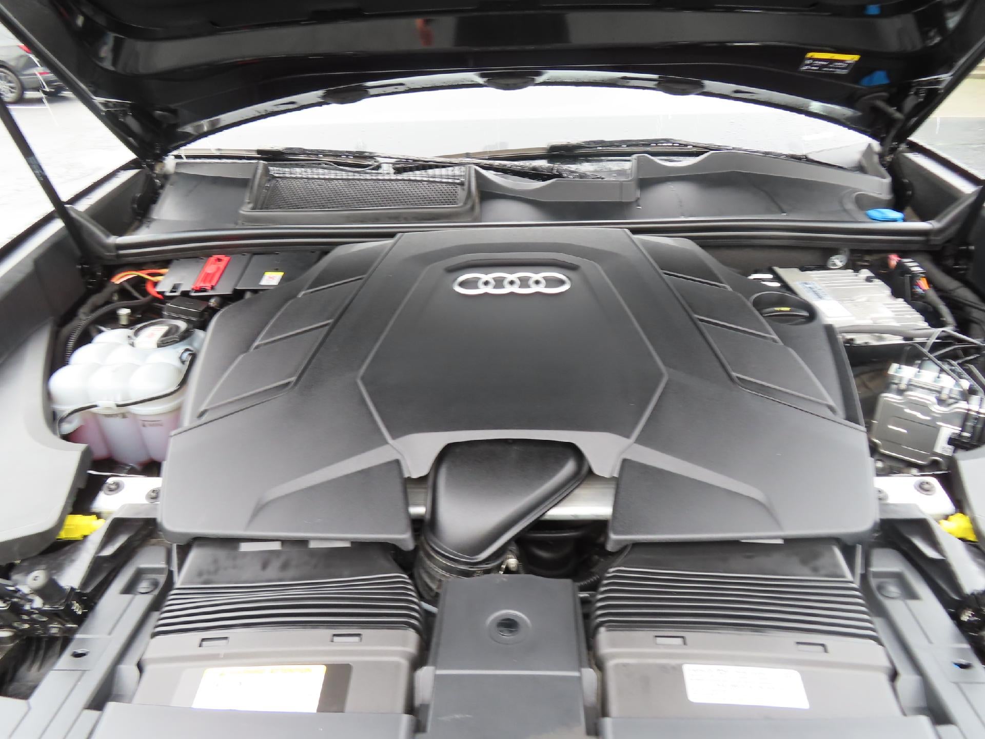 2023 Audi Q8 55 Premium Plus