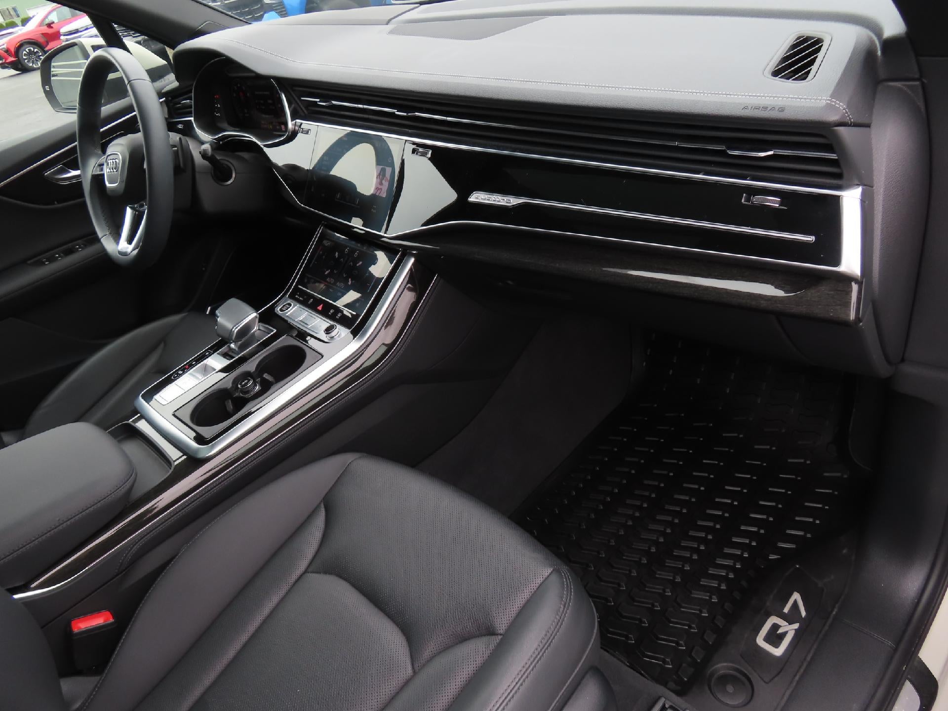 2023 Audi Q7 55 Prestige