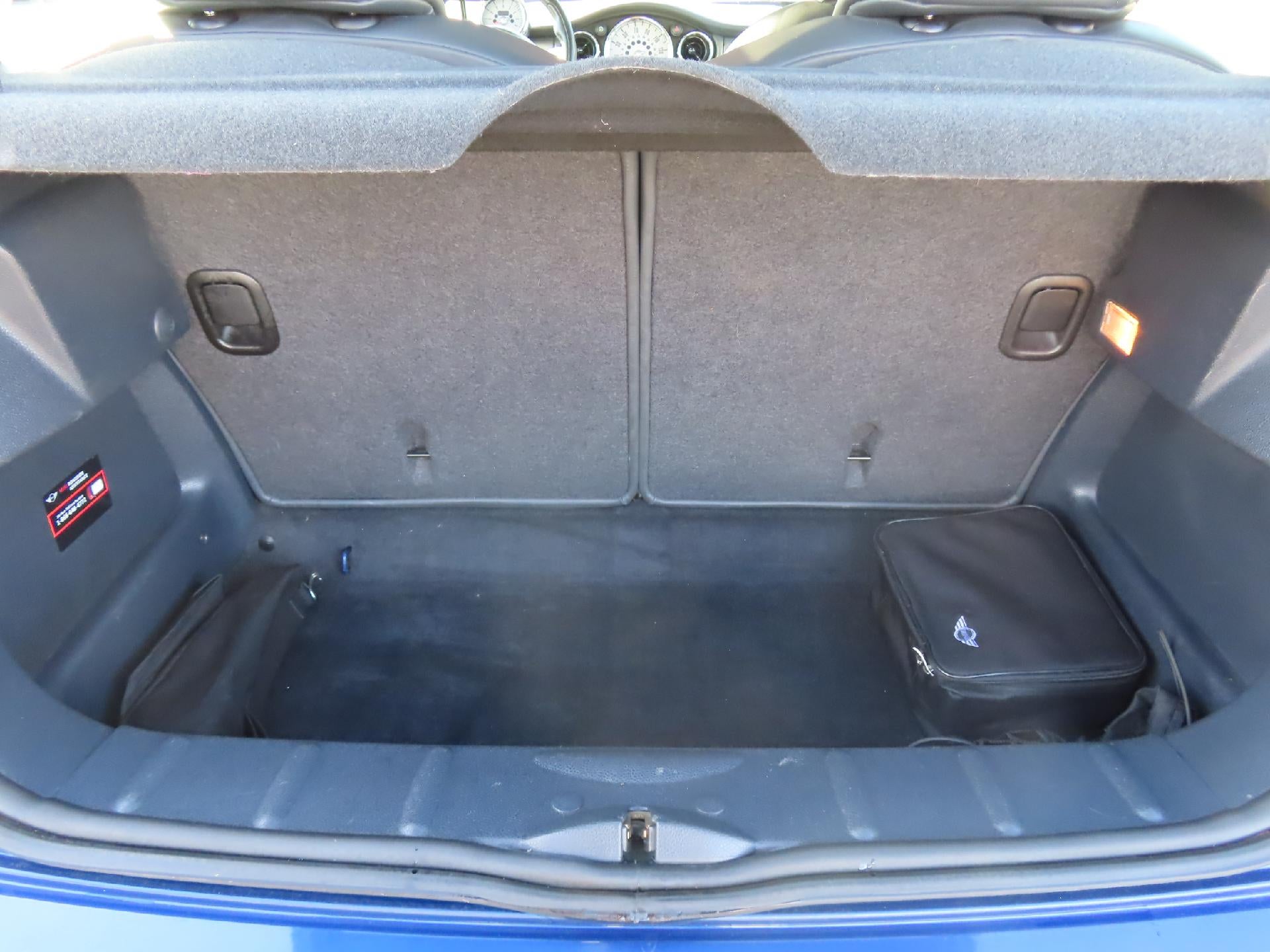 2003 MINI Cooper Hardtop Base