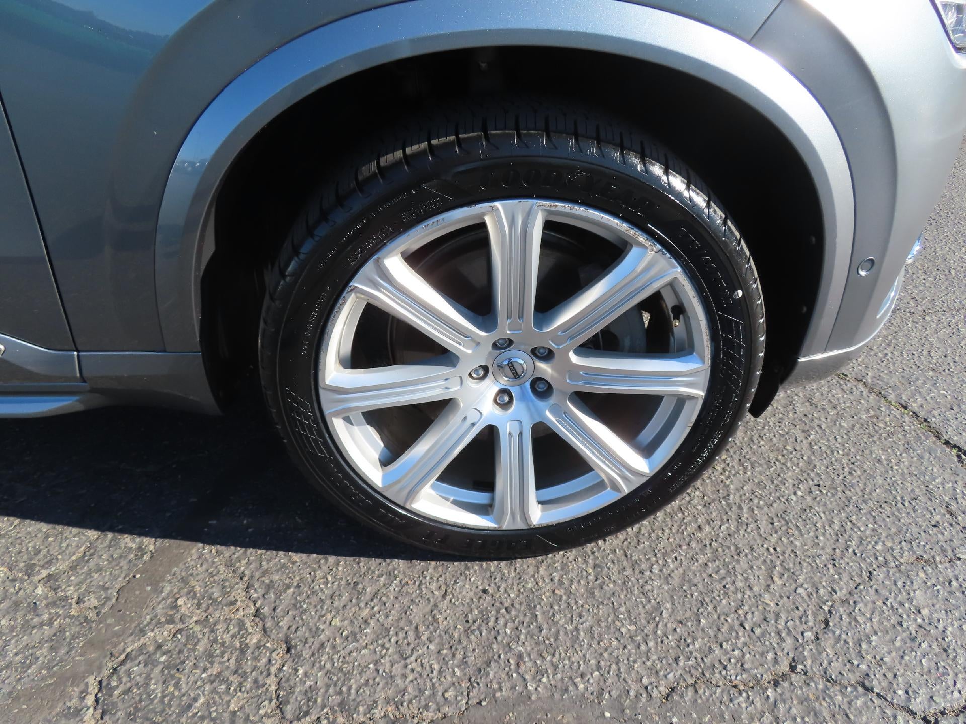 2017 Volvo XC90 Hybrid T8 Inscription