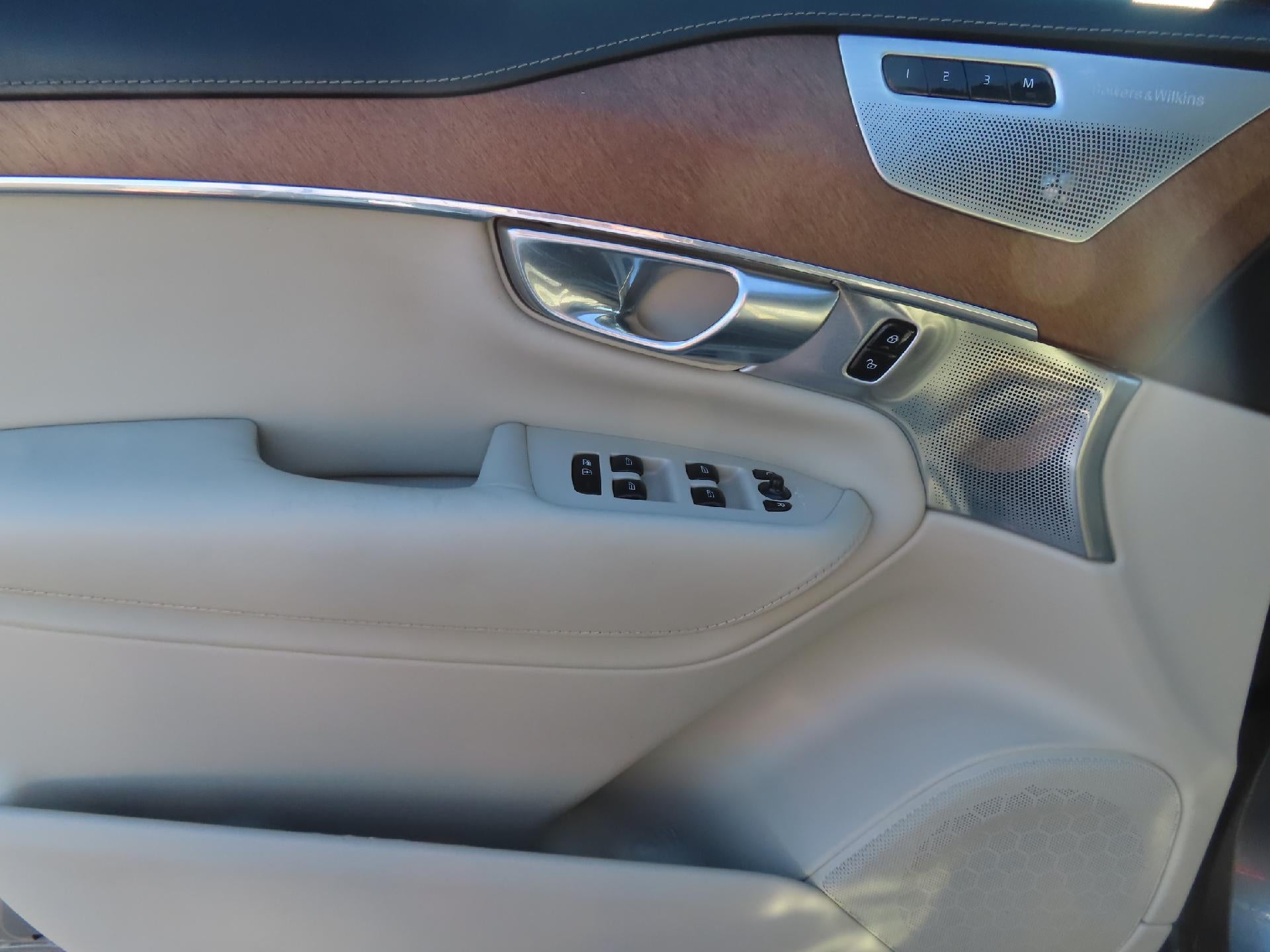 2017 Volvo XC90 Hybrid T8 Inscription