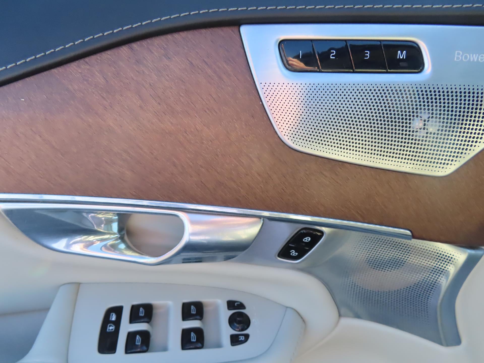 2017 Volvo XC90 Hybrid T8 Inscription
