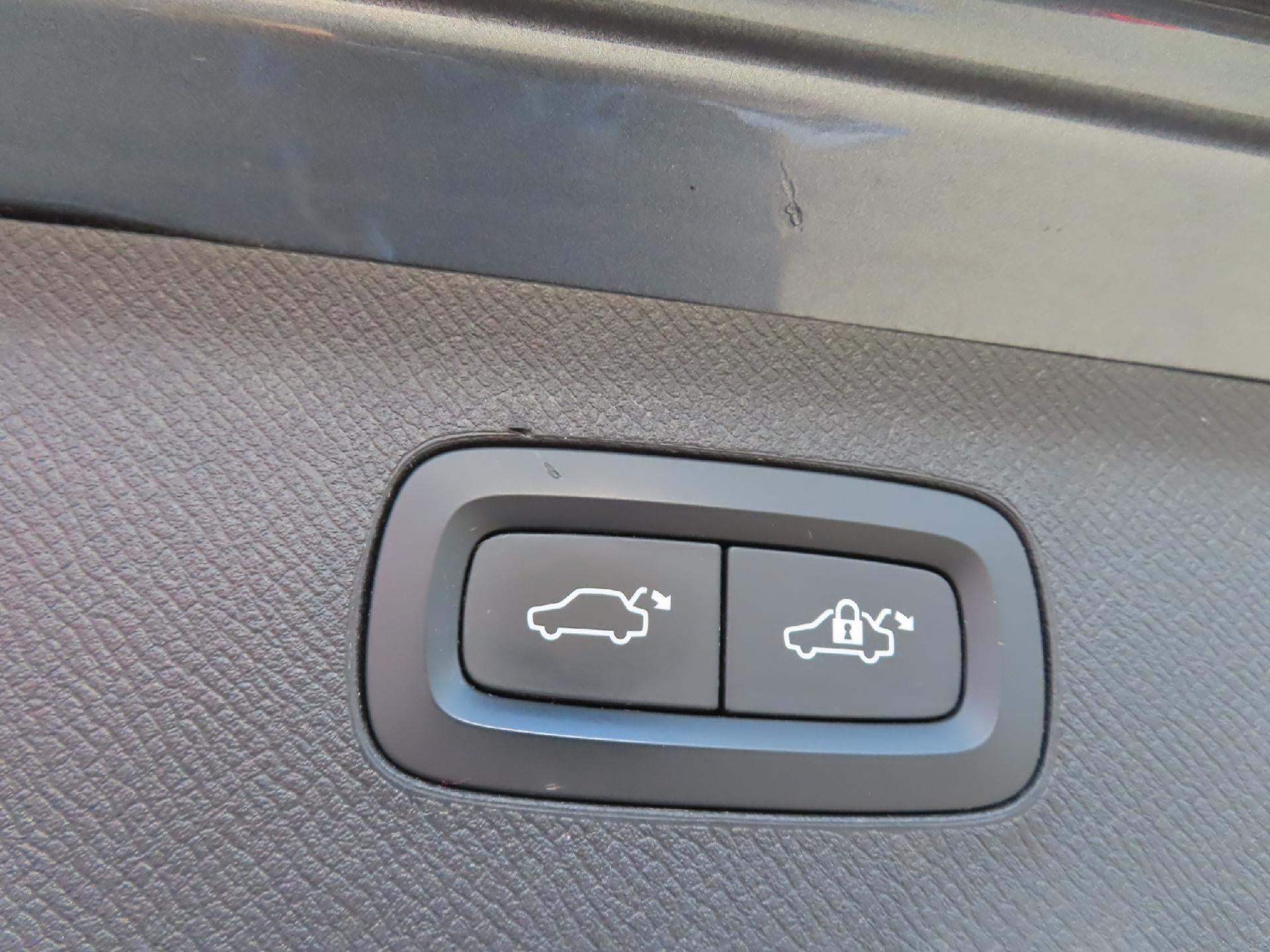 2017 Volvo XC90 Hybrid T8 Inscription