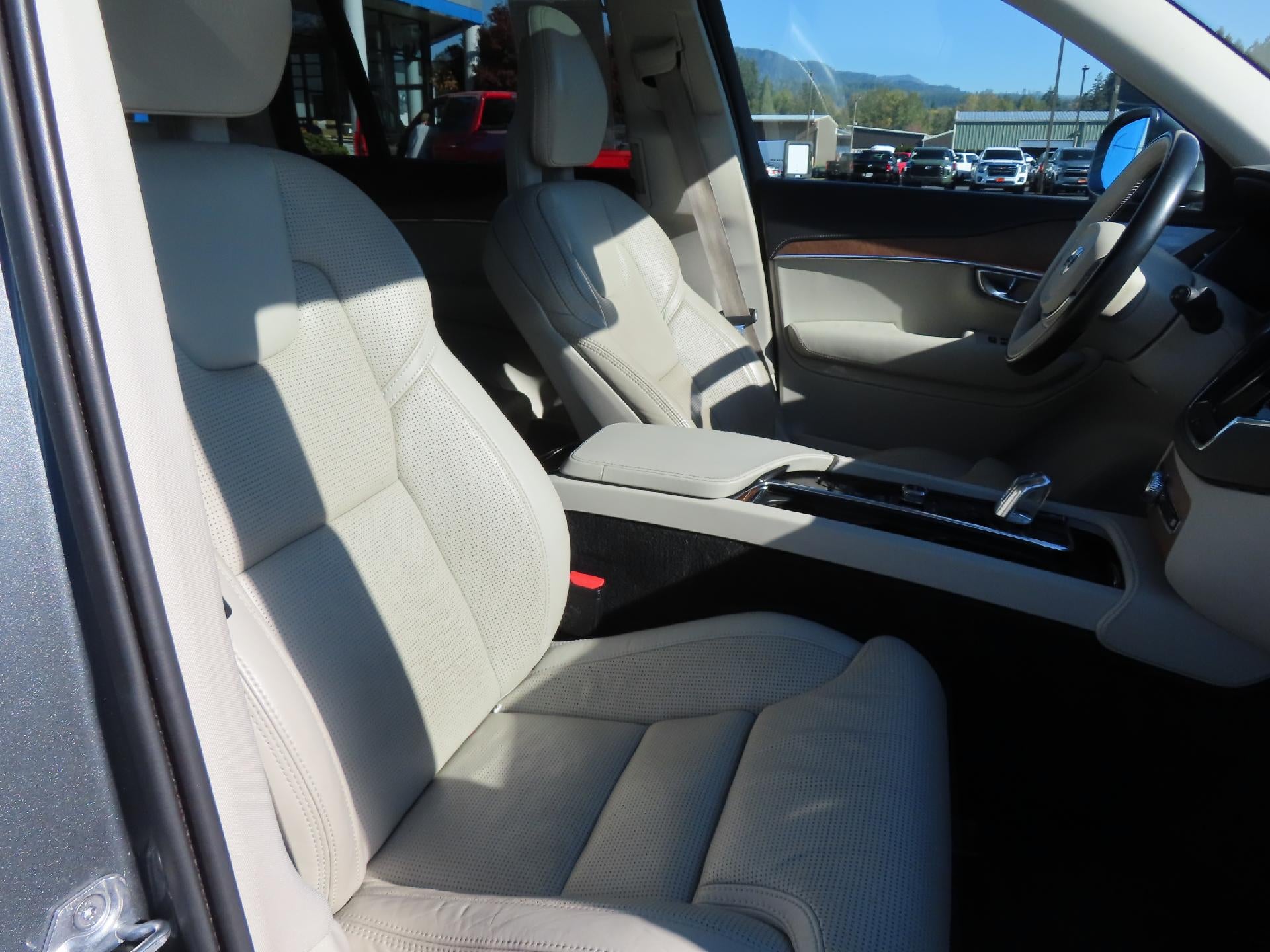2017 Volvo XC90 Hybrid T8 Inscription